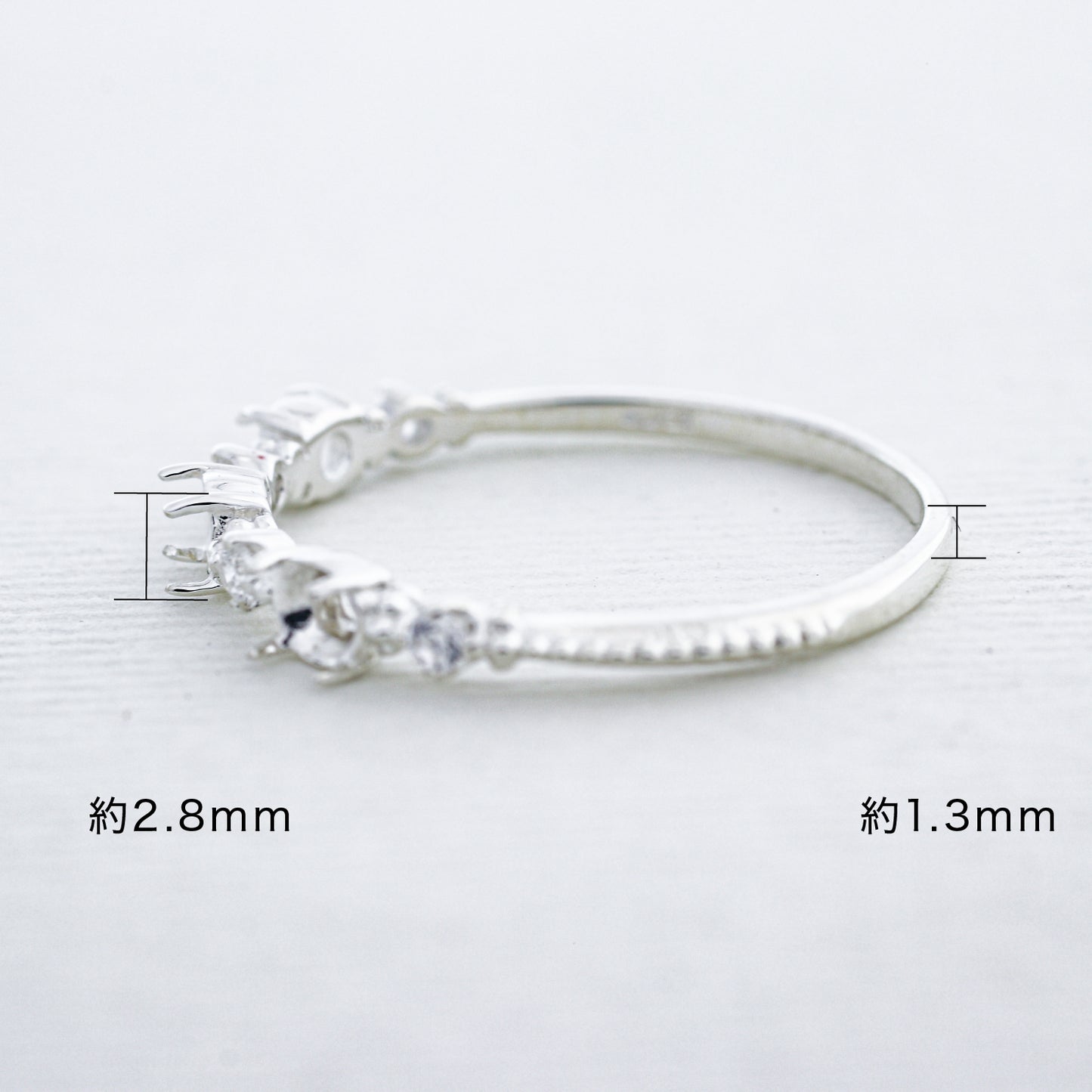 【空枠】3.0mm丸 0.10ct x 3ピース リング | wk35073