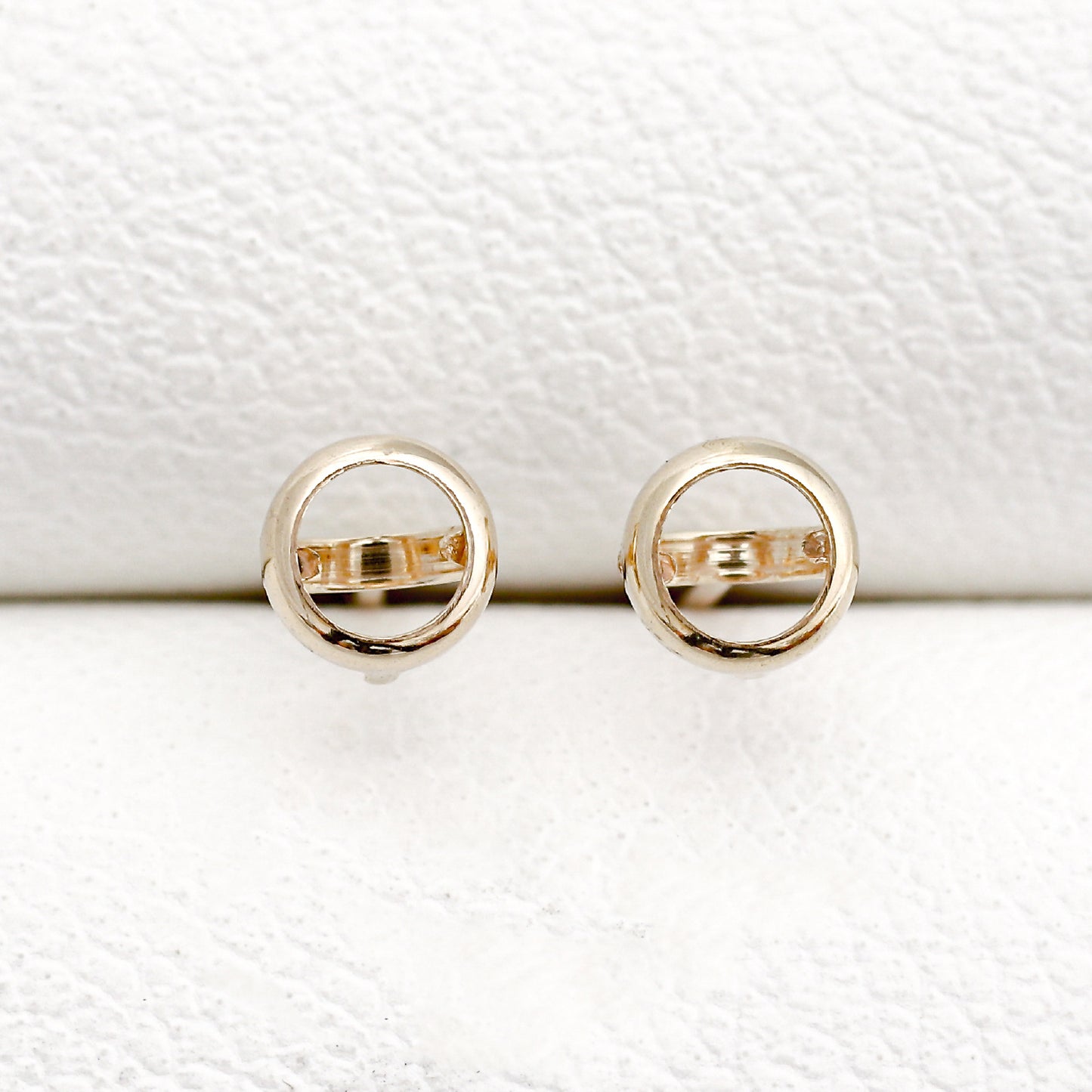 【空枠】3.0mm丸 0.10ct x 2ピース 覆輪 ピアス | wkae133