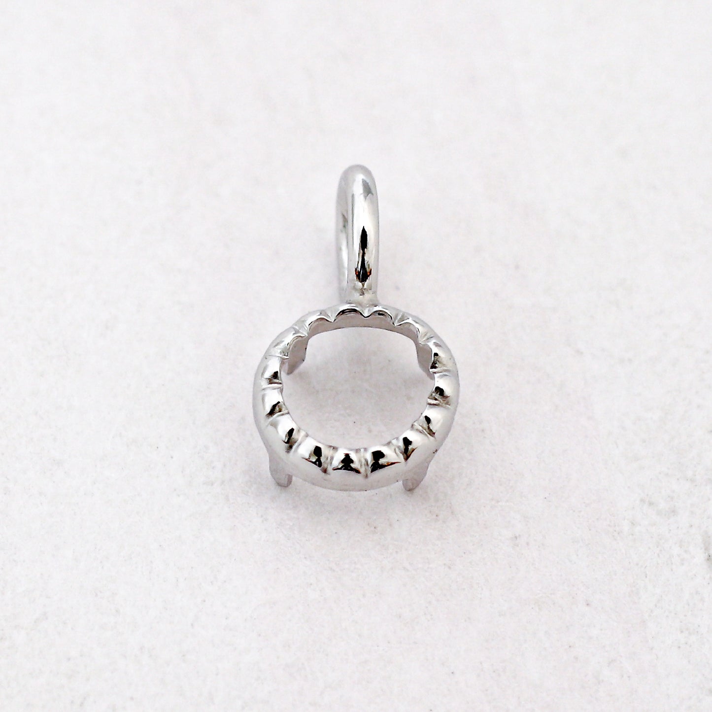 【空枠】2.5mm丸 0.07ct 覆輪 ペンダント | wkae135