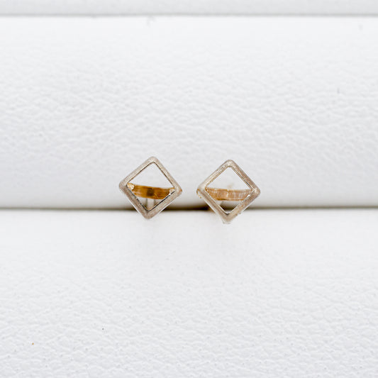 【空枠】2.5mm角 覆輪 ピアス | wkae182