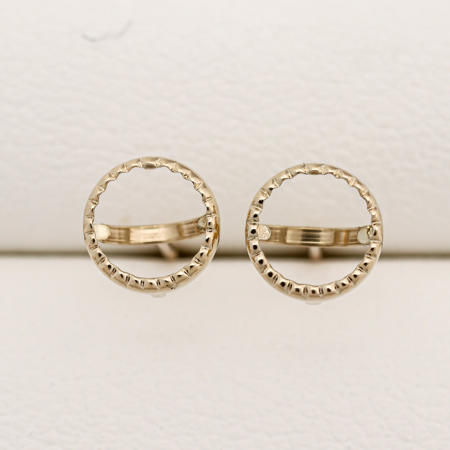 【空枠】3.5mm丸 0.16ct x 2ピース 覆輪ミル打ちピアス | wkae159