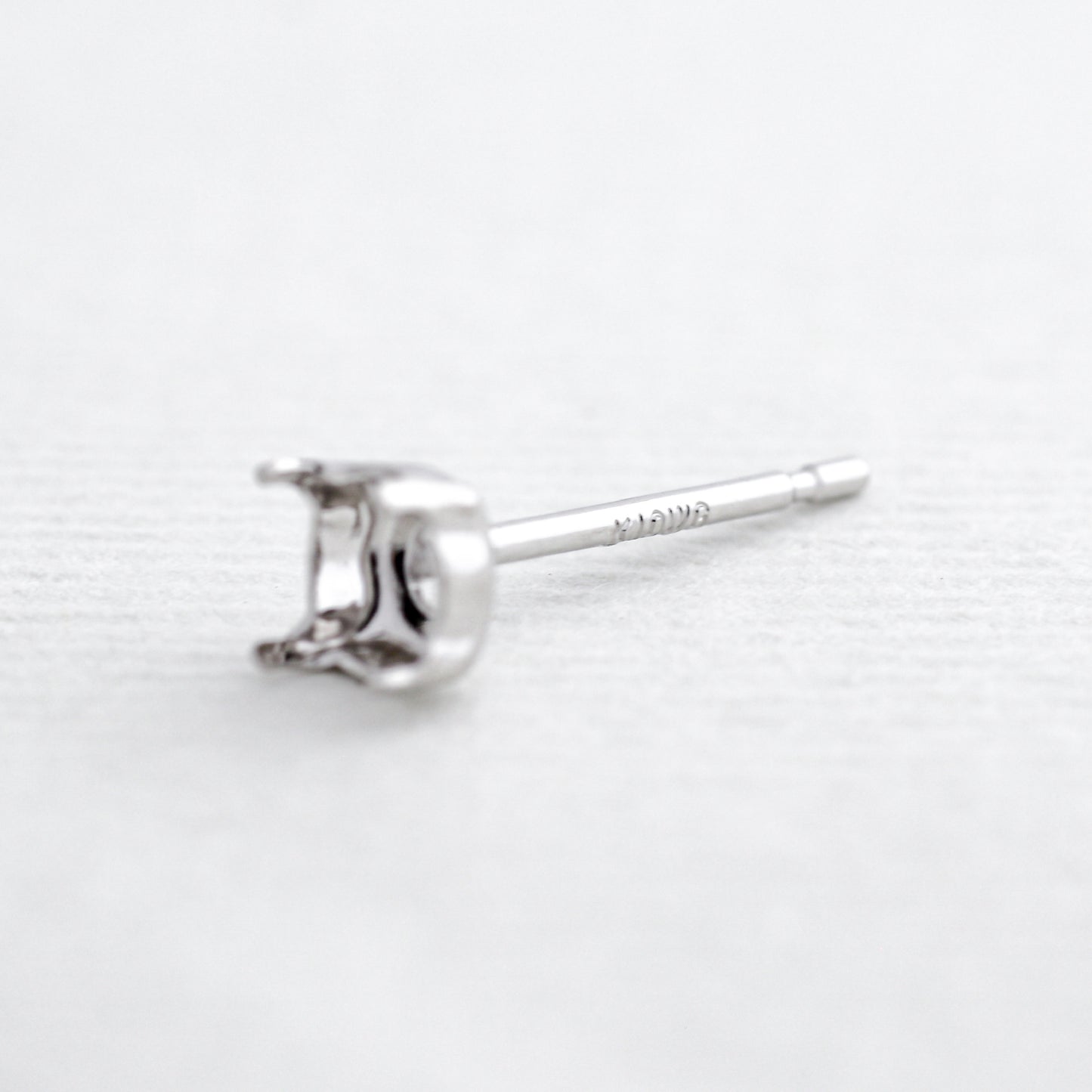 【空枠】3.0mm丸 0.10ct x 2ピース ピアス | wkae91