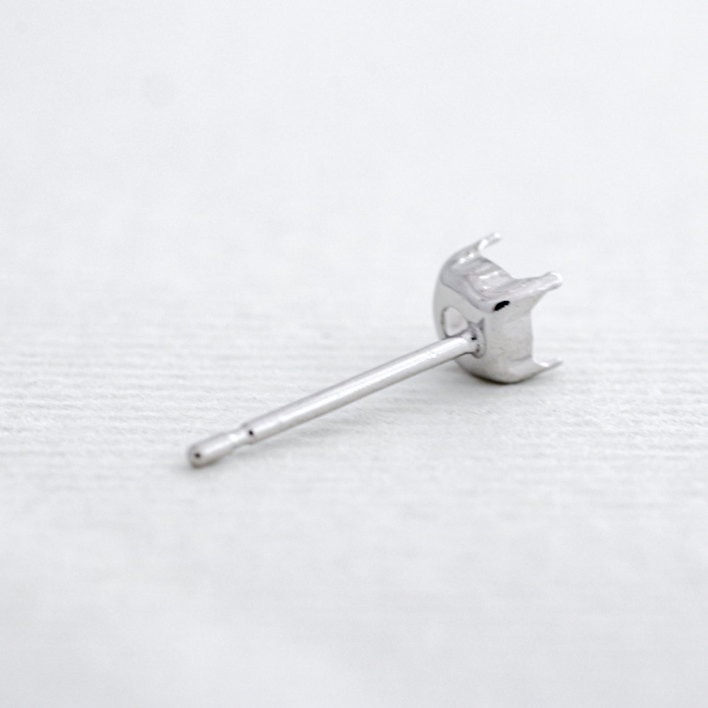 【空枠】3.0mm丸 0.10ct x 2ピース ピアス | wkae91