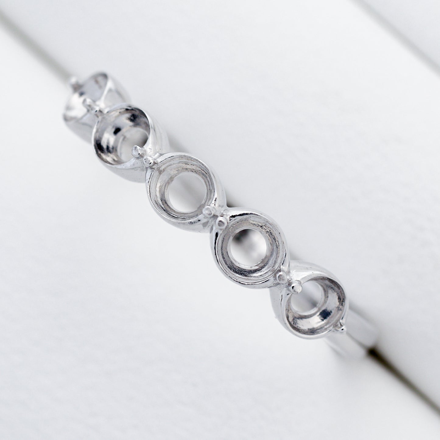 【空枠】3.0mm丸 0.10ct x 5ピース リング | wkdr4878