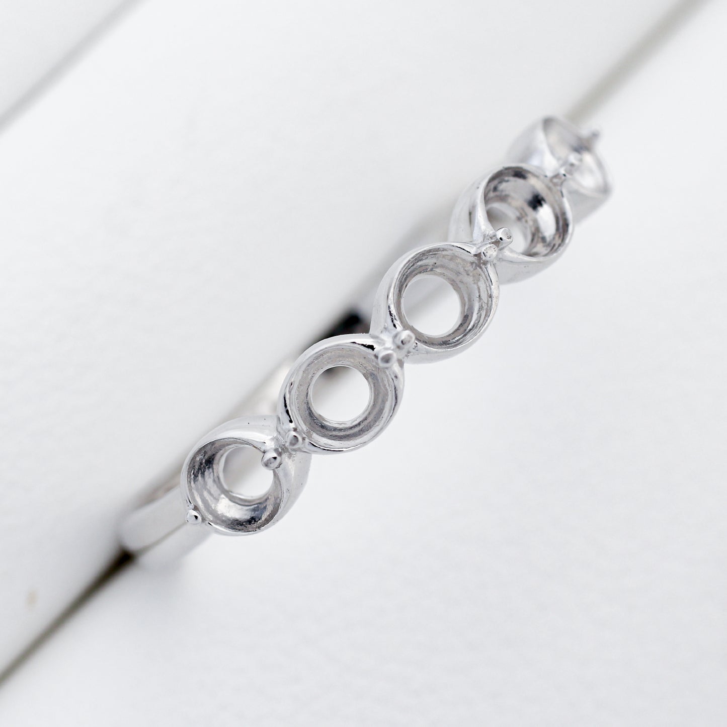 【空枠】3.0mm丸 0.10ct x 5ピース リング | wkdr4878