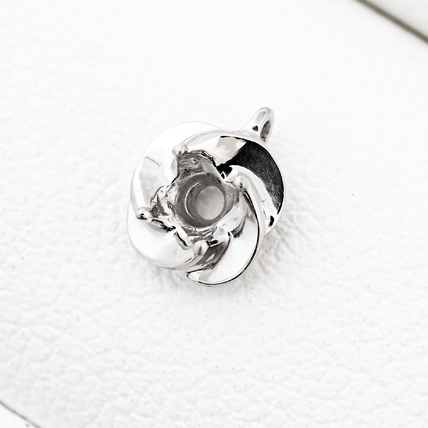 【空枠】3.0mm丸 0.10ct ペンダント | wk50571