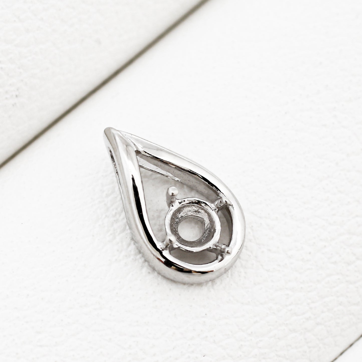 【空枠】3.0mm丸 0.10ct ペンダント | wk50904
