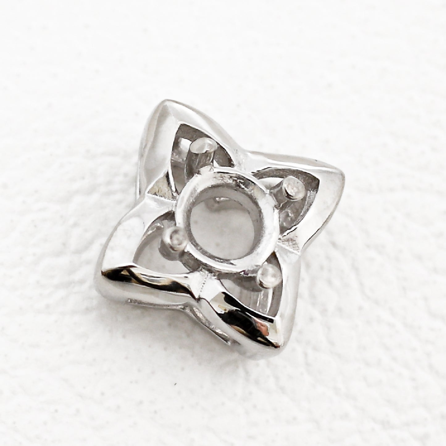 【空枠】2.3mm丸 0.05ct ペンダント | wk51795
