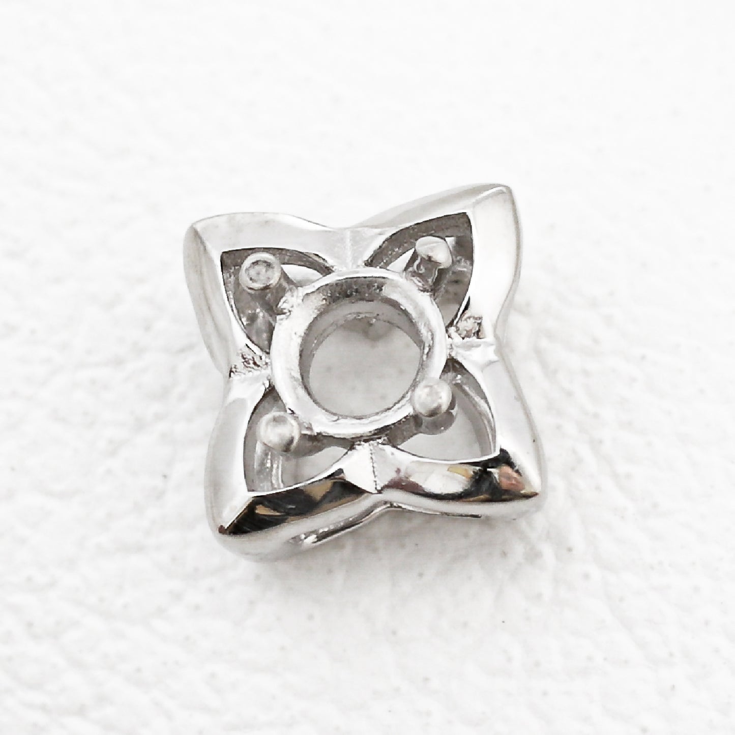 【空枠】2.3mm丸 0.05ct ペンダント | wk51795