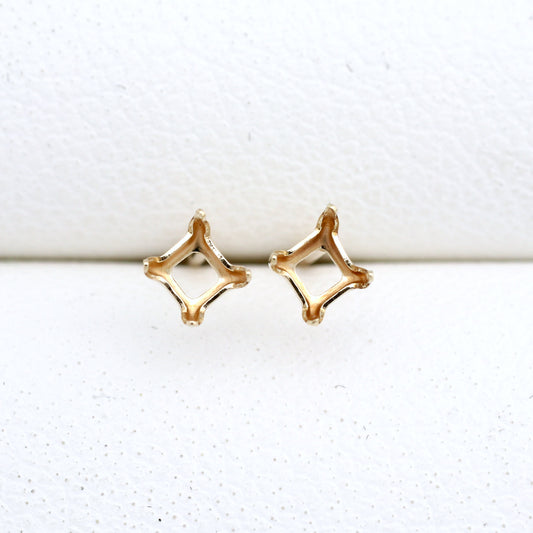 【空枠】2.5mm角 ピアス | wkae204