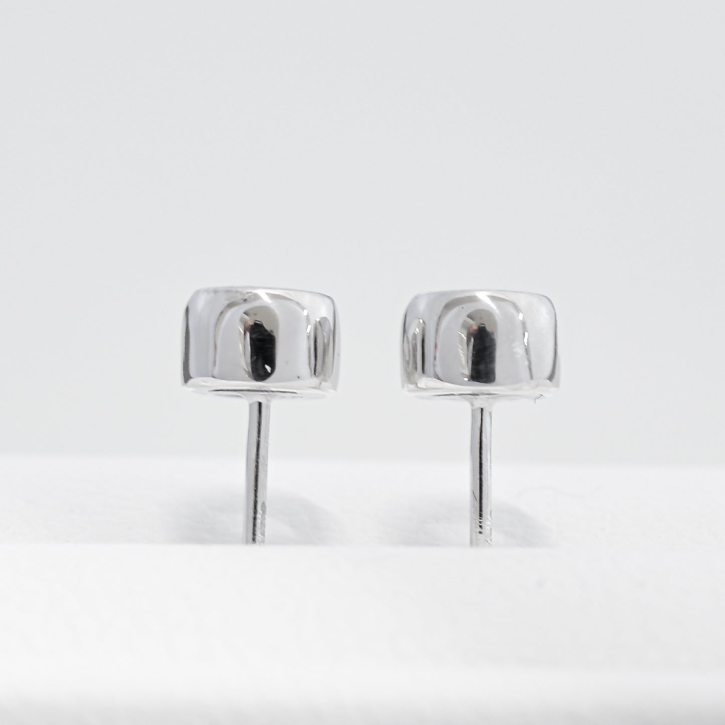 【空枠】3.3mm丸 0.15ct x 2ピース 覆輪スタッドピアス | wkcp1151