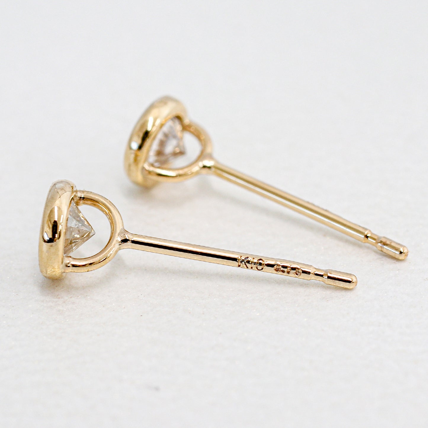 覆輪ダイヤモンドスタッドピアス 0.26ct | ae-9-2
