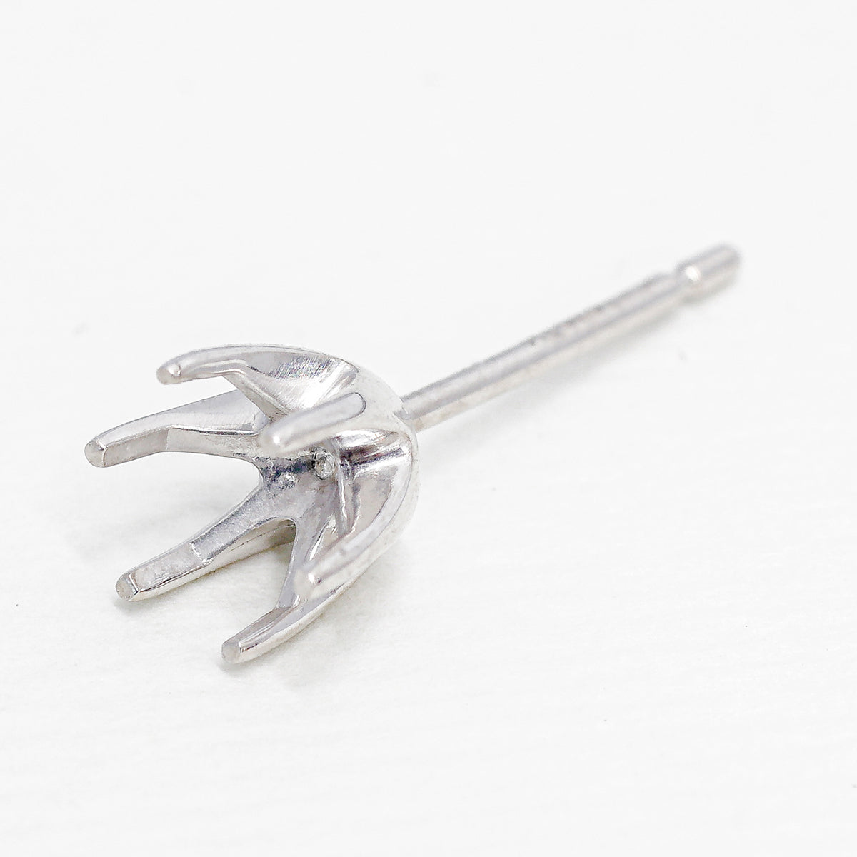 【空枠】4.3mm丸 0.30ct x 2ピース スタッドピアス | wkcop-4