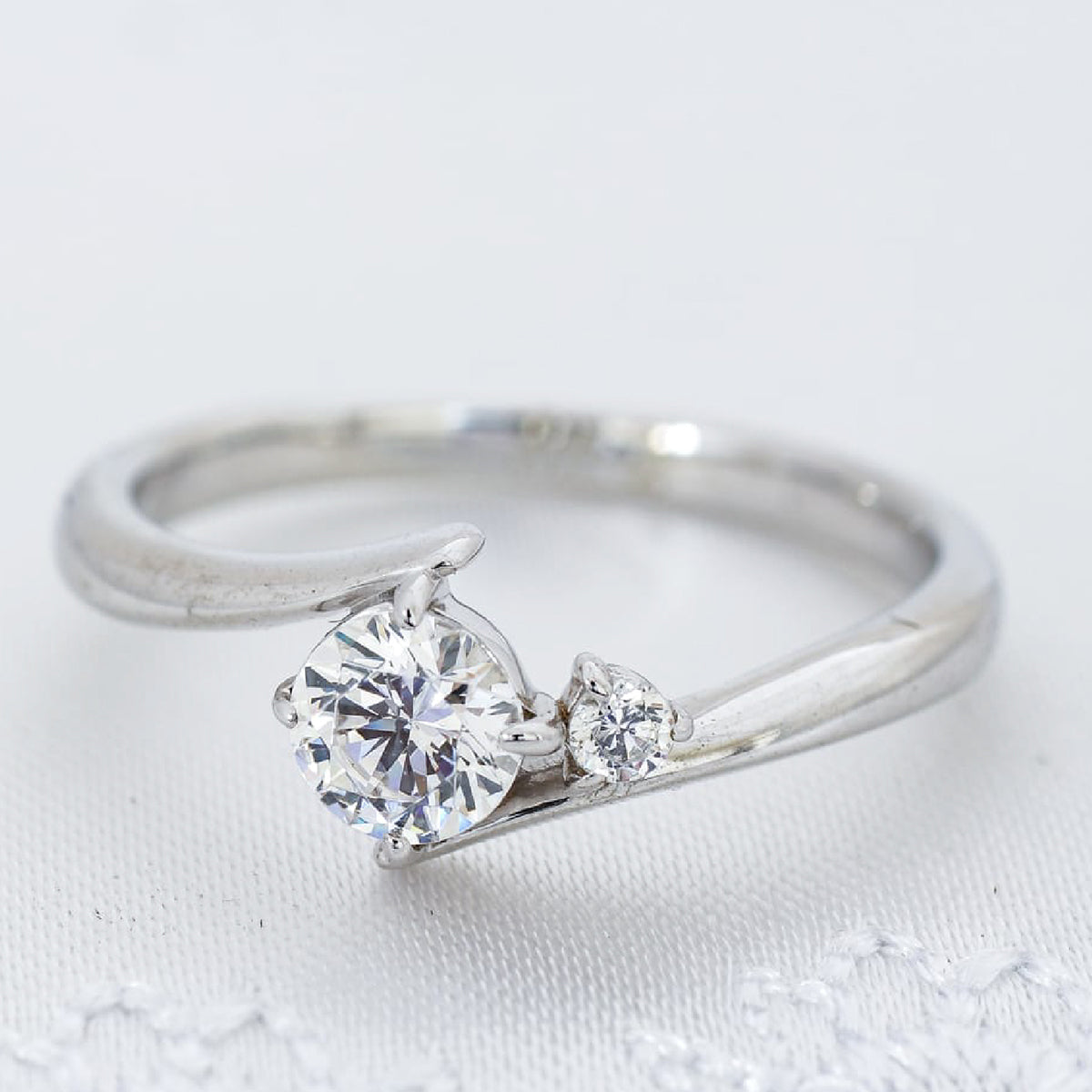 【空枠】4.3mm丸 0.30ct カーブデザイン 結婚指輪 | wkrh2