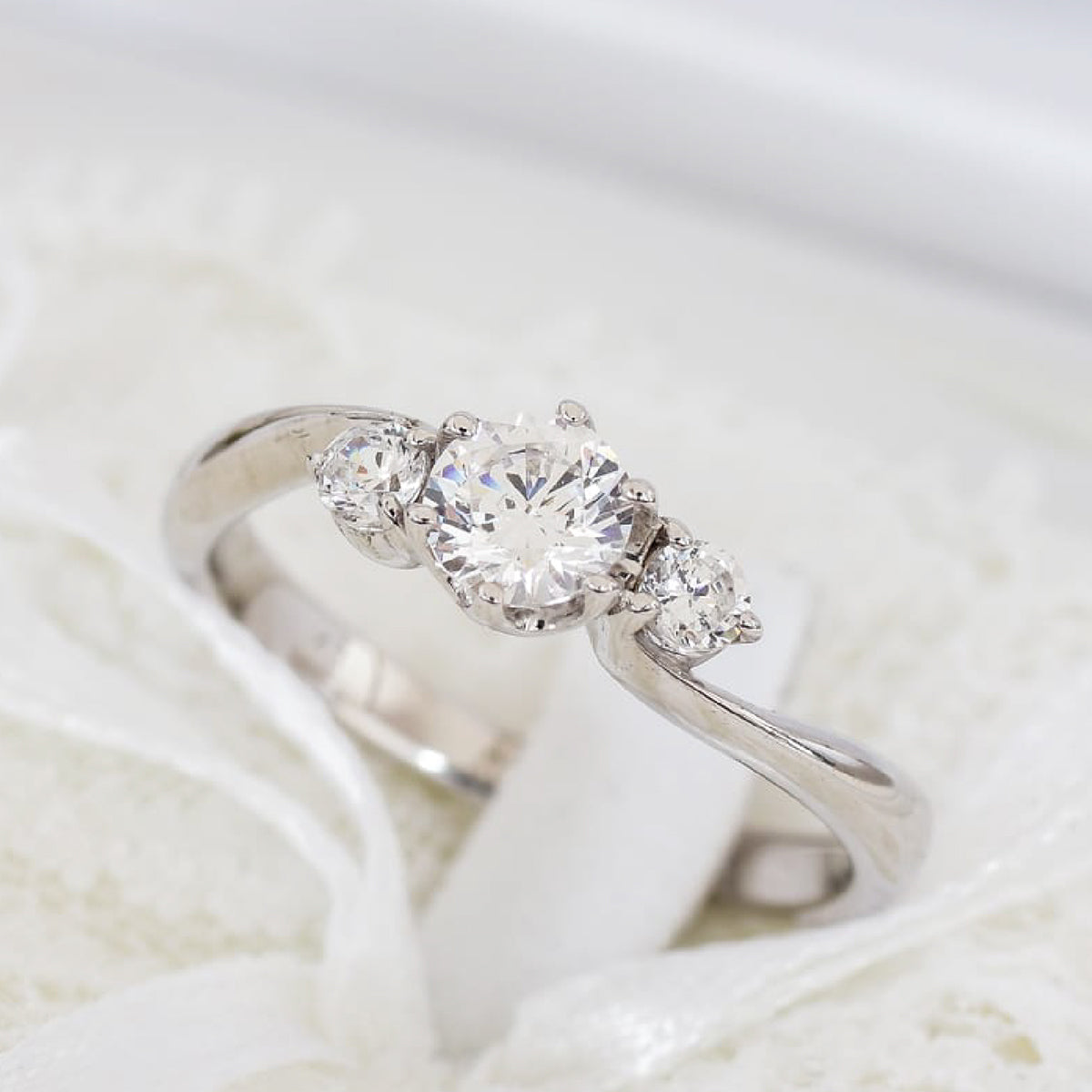 【空枠】4.3mm丸 0.30ct カーブデザイン 結婚指輪 | wkrh3