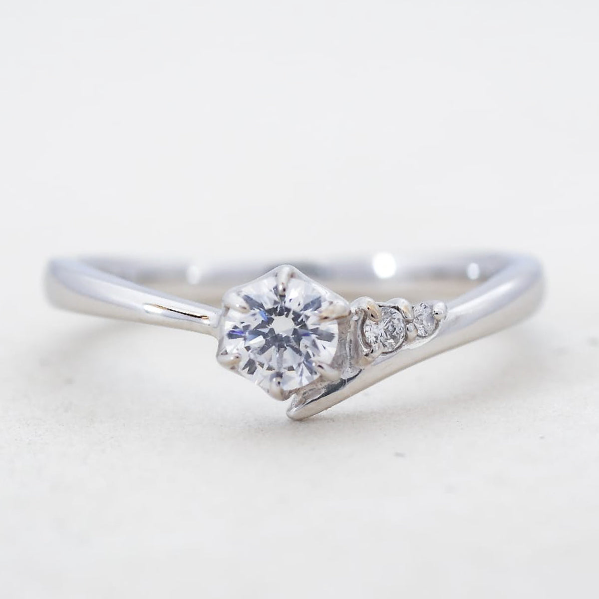 【空枠】4.3mm丸 0.30ct Vラインデザイン 結婚指輪 | wkrh5