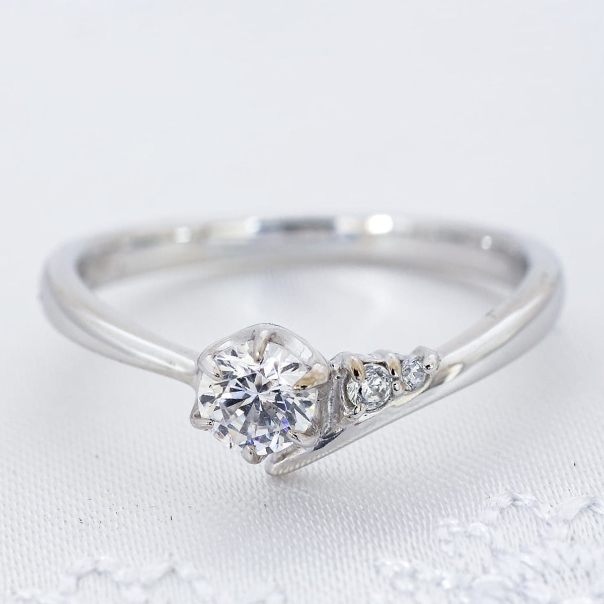 【空枠】4.3mm丸 0.30ct Vラインデザイン 結婚指輪 | wkrh5