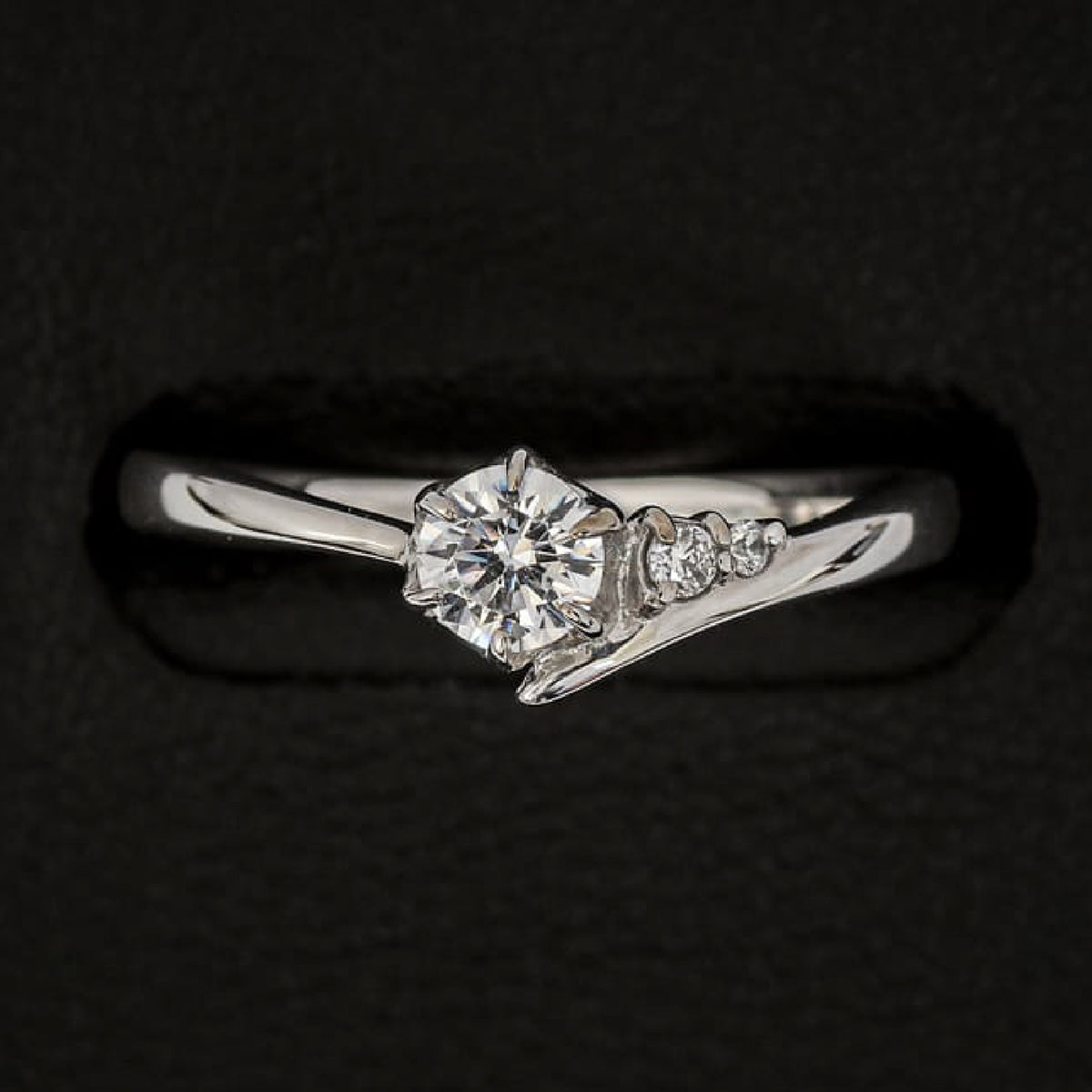 【空枠】4.3mm丸 0.30ct Vラインデザイン 結婚指輪 | wkrh5